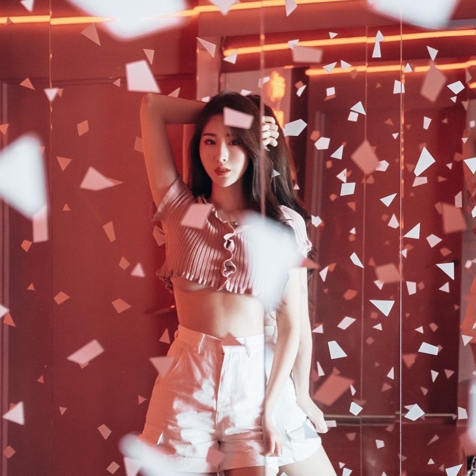 天使面孔的亞洲小姐推廣大使「鄭若青」香肩鎖骨好迷人，深邃精緻五官搭上完美曲線-第1章-图片5