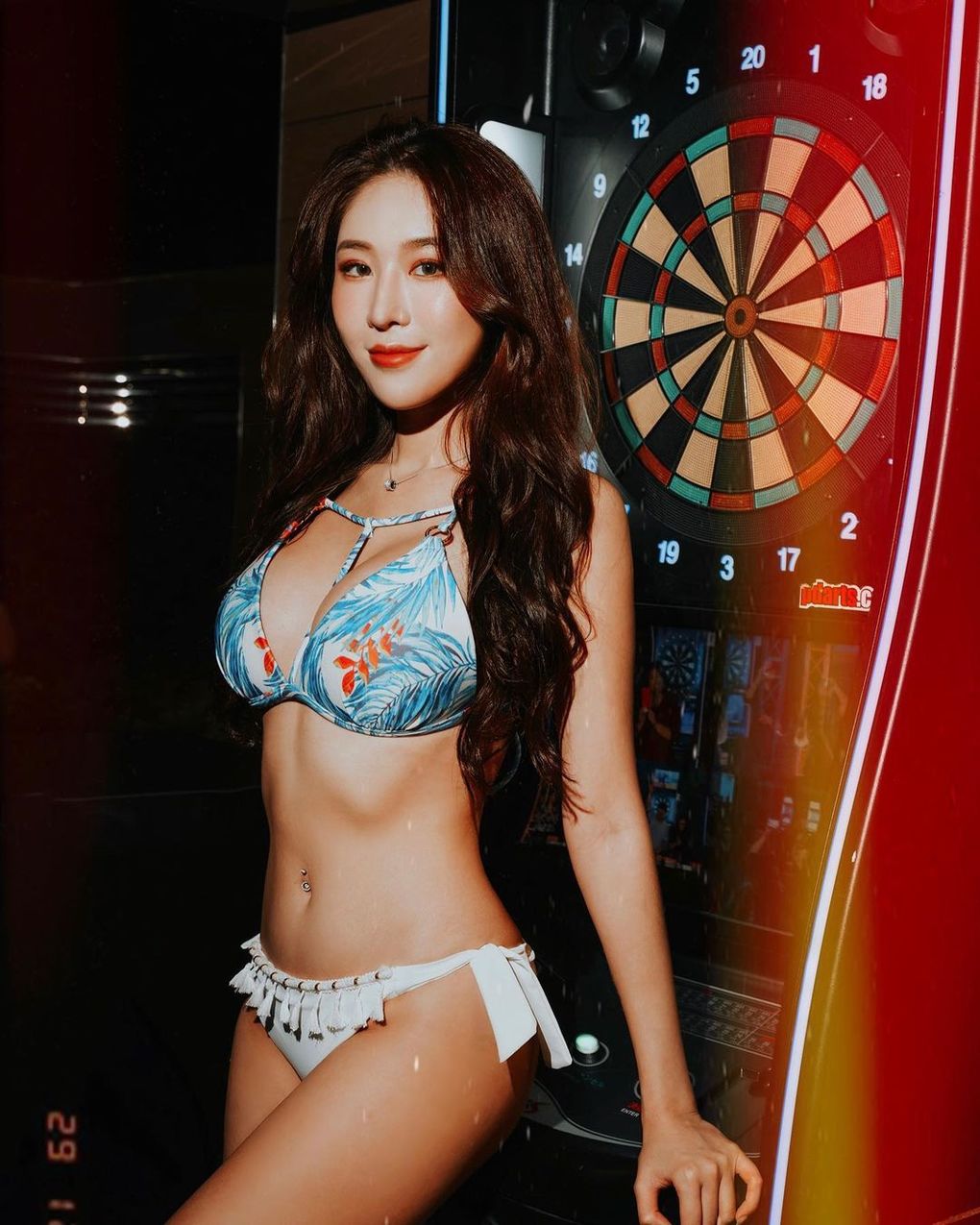 天使面孔的亞洲小姐推廣大使「鄭若青」香肩鎖骨好迷人，深邃精緻五官搭上完美曲線-第1章-图片15