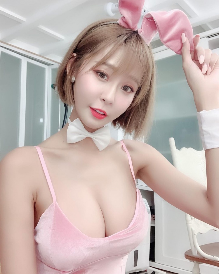 前方遇到白皙神腿妹…視線往上「大D麻糬奶」鮮嫩雪白：該怎麼搭訕？~-第1章-图片9