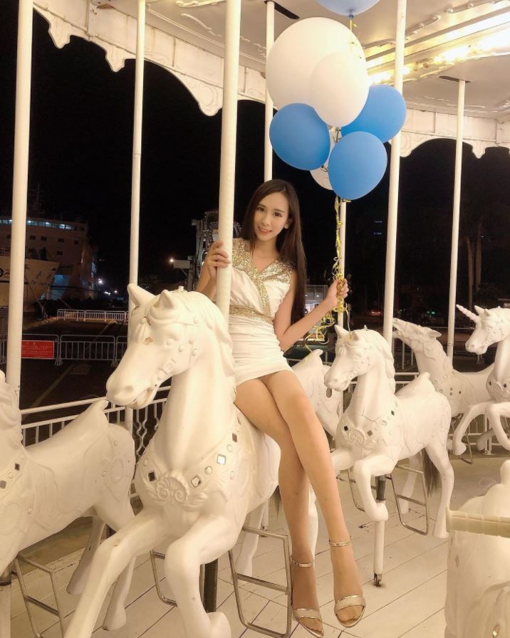 胸部以下全是腿！正妹講師「魔鬼身材」主持活動：台下沒人會分心XD~佳蓉-第1章-图片5