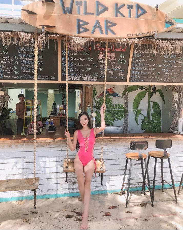 胸部以下全是腿！正妹講師「魔鬼身材」主持活動：台下沒人會分心XD~佳蓉-第1章-图片6