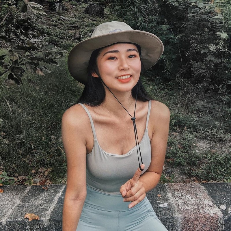 正妹茜茜台北101前長輩大方秀超級深溝吸引路人眼光-第1章-图片12