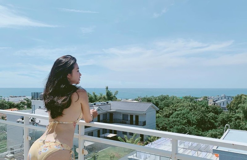 正妹茜茜台北101前長輩大方秀超級深溝吸引路人眼光-第1章-图片13