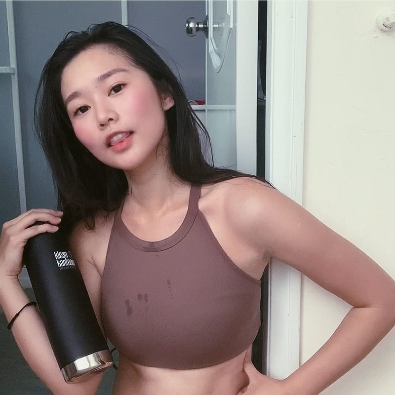 正妹茜茜台北101前長輩大方秀超級深溝吸引路人眼光-第1章-图片21