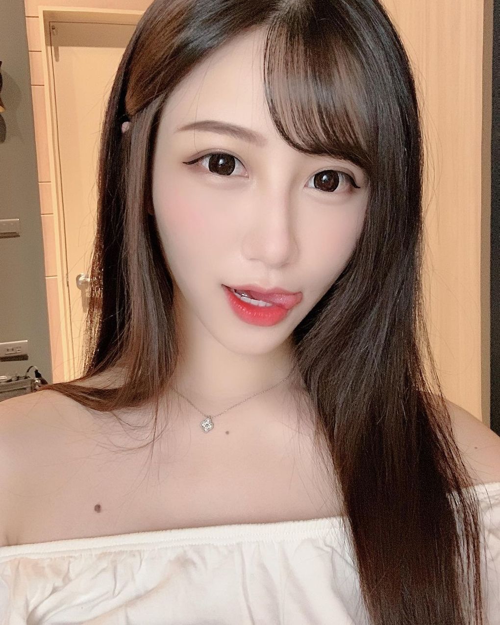 Popular live broadcast sweetheart