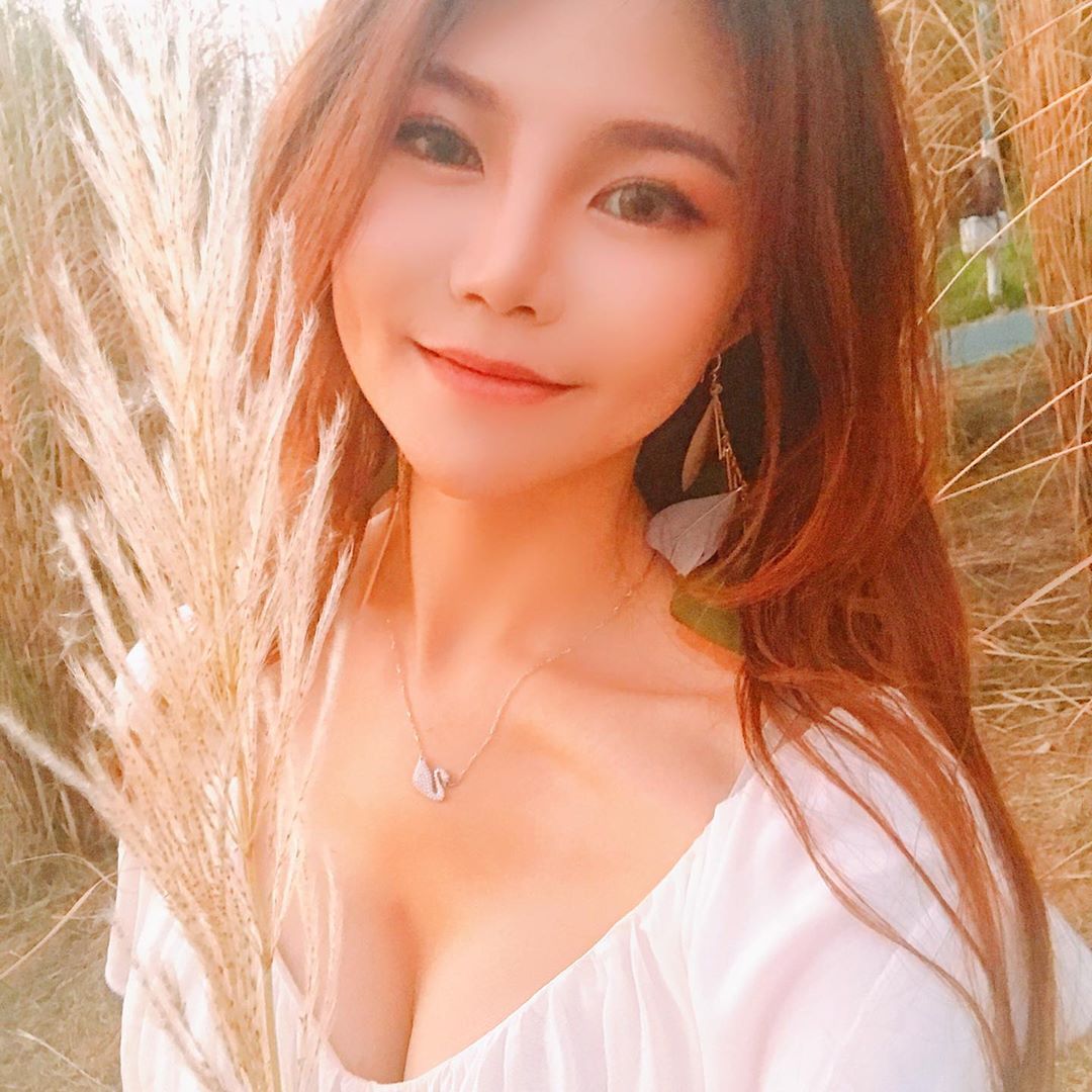 Sexy sexy eyes will captivate “Electromagnetic sister” Kate Cezarine-第1章-图片1