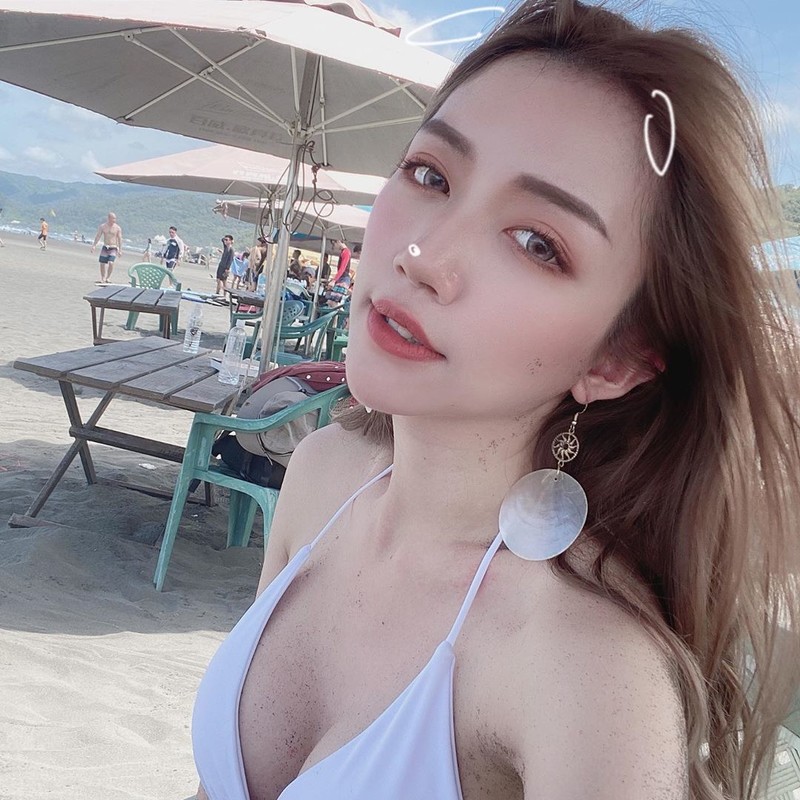 空靈系氣質主播「麗茲」穿比基尼玩沙玩到全身都是可以幫她拍乾淨嗎-第1章-图片3