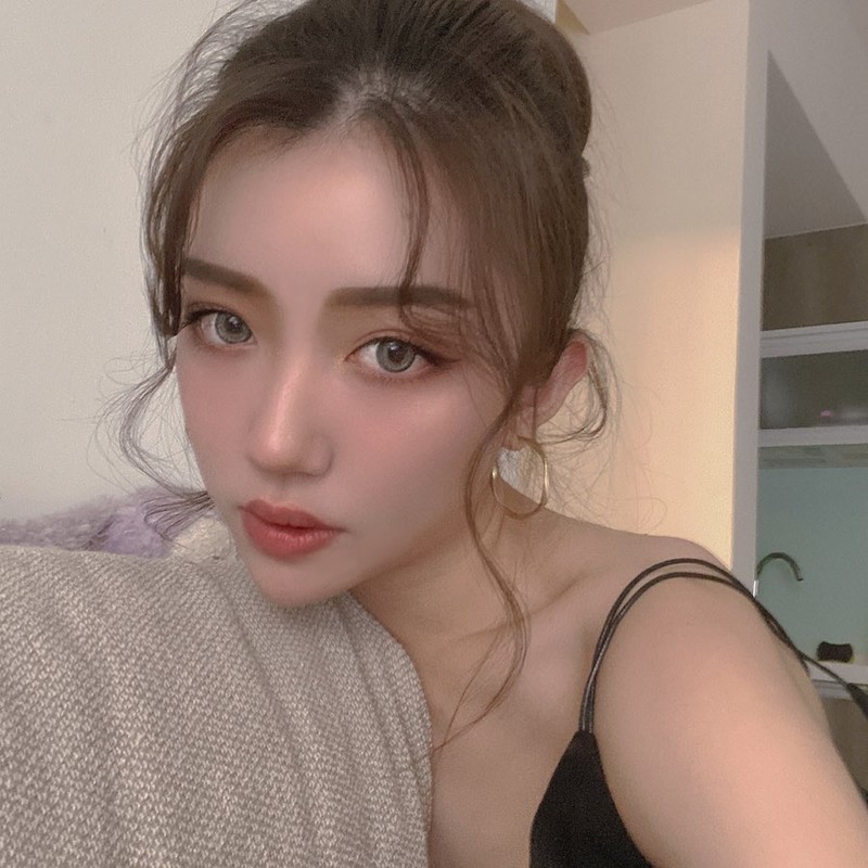 空靈系氣質主播「麗茲」穿比基尼玩沙玩到全身都是可以幫她拍乾淨嗎-第1章-图片5