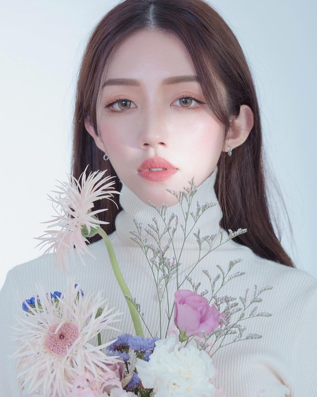 空靈系氣質主播「麗茲」穿比基尼玩沙玩到全身都是可以幫她拍乾淨嗎-第1章-图片9