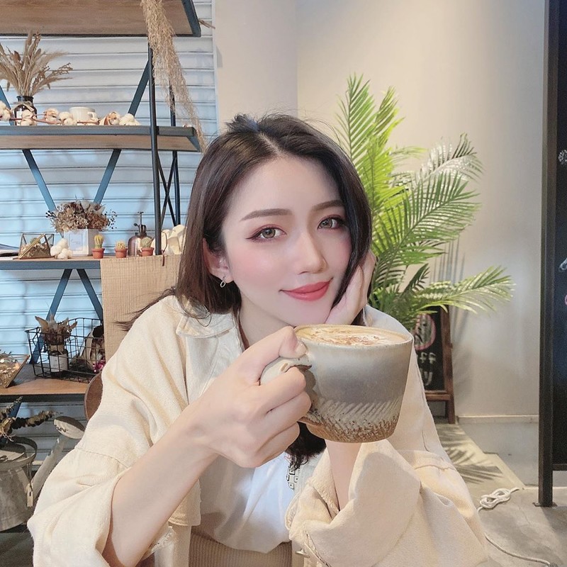 空靈系氣質主播「麗茲」穿比基尼玩沙玩到全身都是可以幫她拍乾淨嗎-第1章-图片17