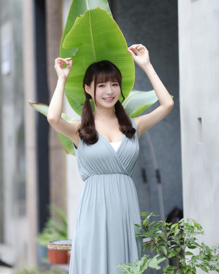 元元不只胸大腿也超讚！穿裙子「私密三角地帶」神秘領域讓人心癢癢…-第1章-图片5