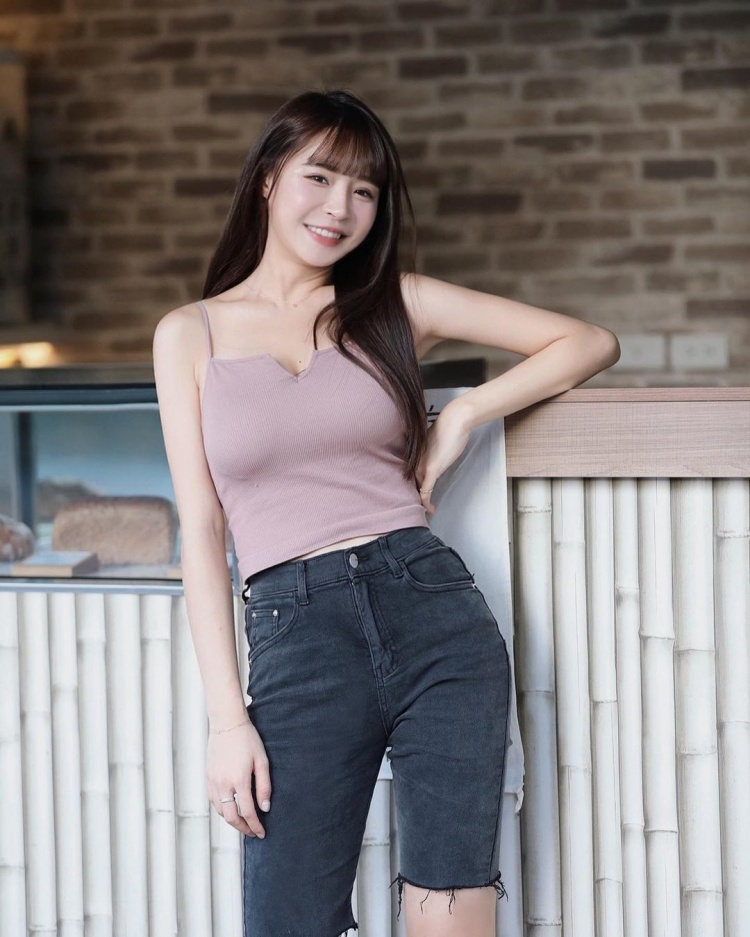 元元不只胸大腿也超讚！穿裙子「私密三角地帶」神秘領域讓人心癢癢…-第1章-图片6