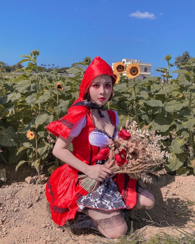 「巨乳美人魚大街悠游！」 超好身材肉慾爆滿：萬聖節變萬射節XD~陳香菱-第1章-图片7