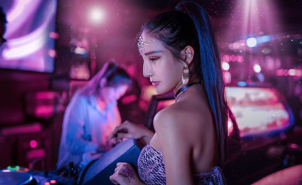 台俄混血美女DJ「若熙娘娘 DJ Rara」高冷臉蛋加上活潑個性，超美女神嗨翻每個派對-第1章-图片9