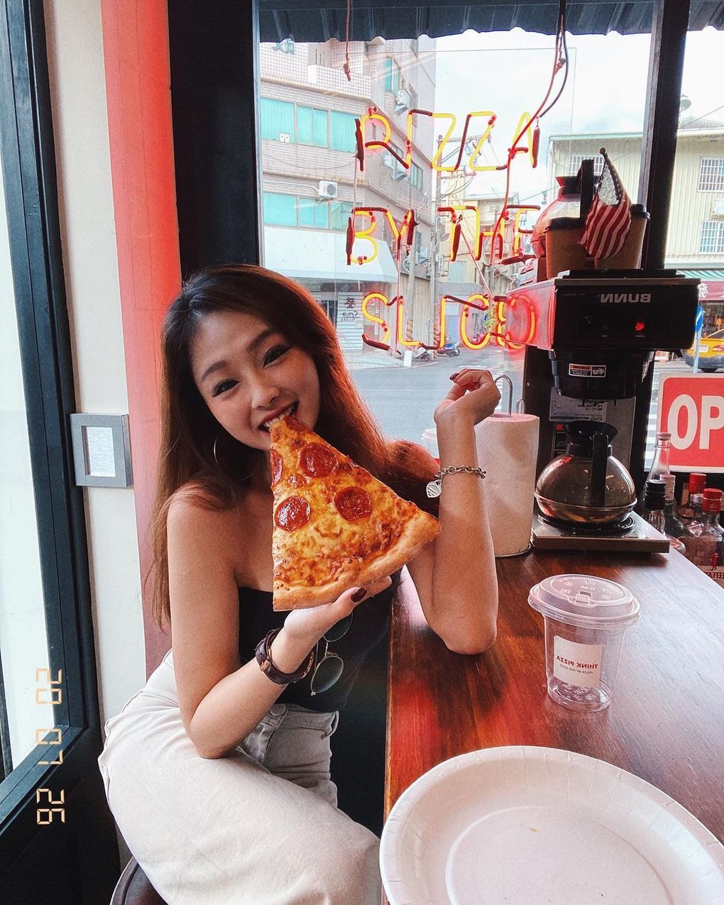 甜甜空姐「布萊兒」風景都在變就只有那個笑容完美不變 宛如娃娃的臉蛋-第1章-图片9