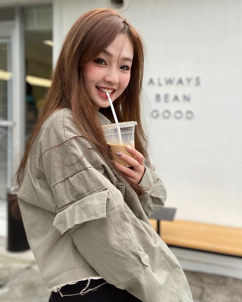 甜甜空姐「布萊兒」風景都在變就只有那個笑容完美不變 宛如娃娃的臉蛋-第1章-图片21