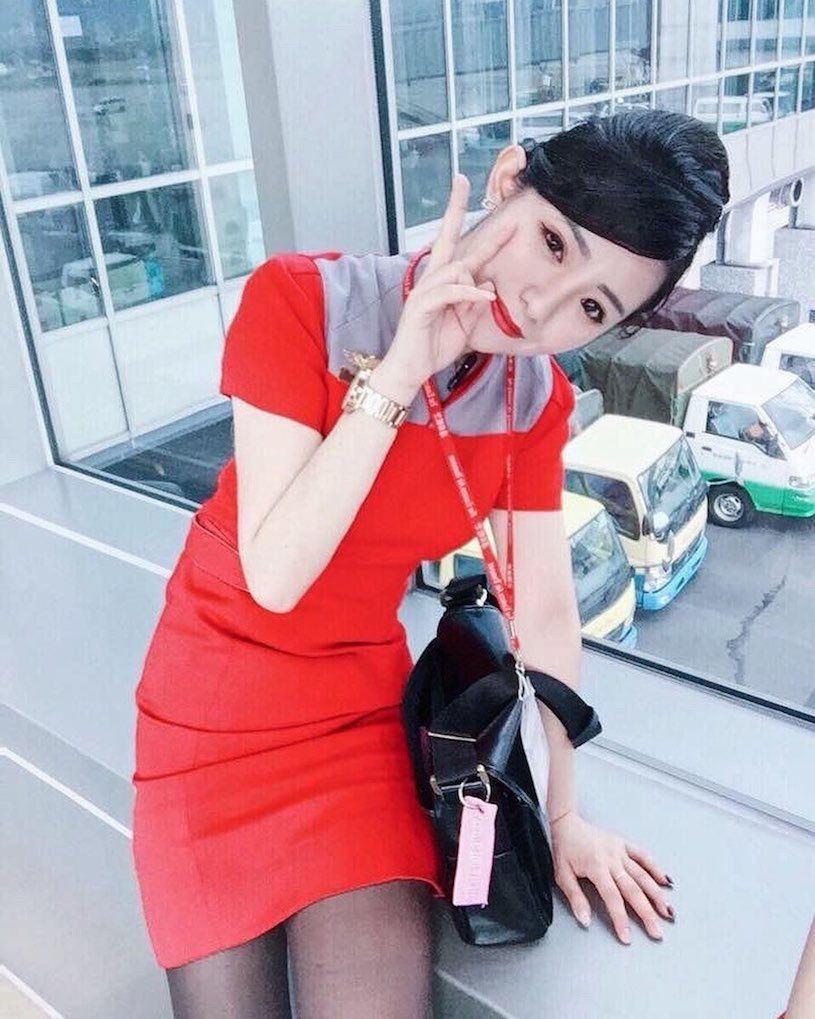 超高顏值！極品正妹空姐「穿搭好性感」，飽滿的凹凸曲線美的冒泡~kelly-第1章-图片2