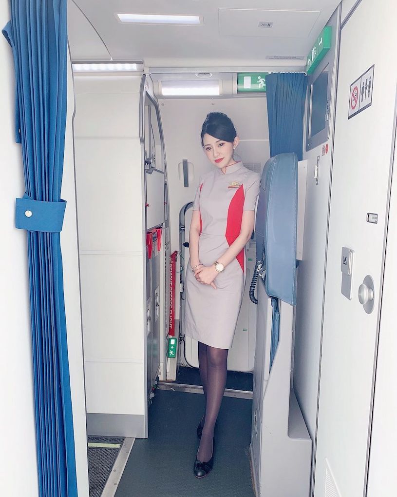 超高顏值！極品正妹空姐「穿搭好性感」，飽滿的凹凸曲線美的冒泡~kelly-第1章-图片3