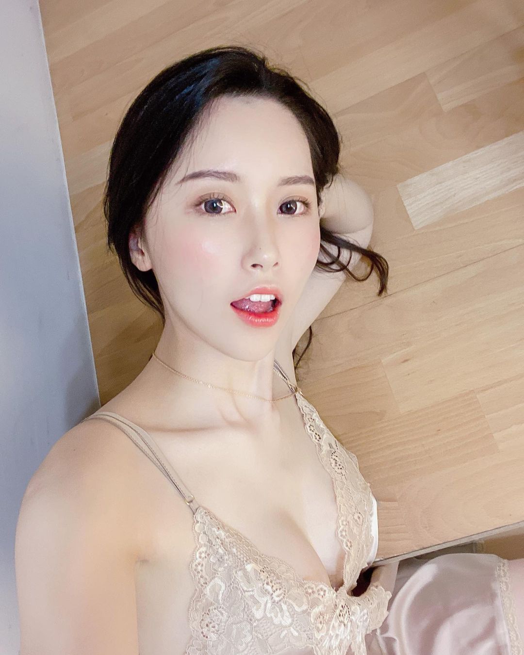 Vanessa “Yellow Milk” visually shocked at a glance to see falls...-第1章-图片12