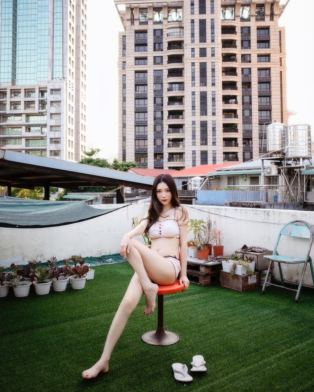 白皙小仙女「Lily」不食人間煙火的甜美脫俗，超不科學螞蟻腰性感到爆炸-第1章-图片9