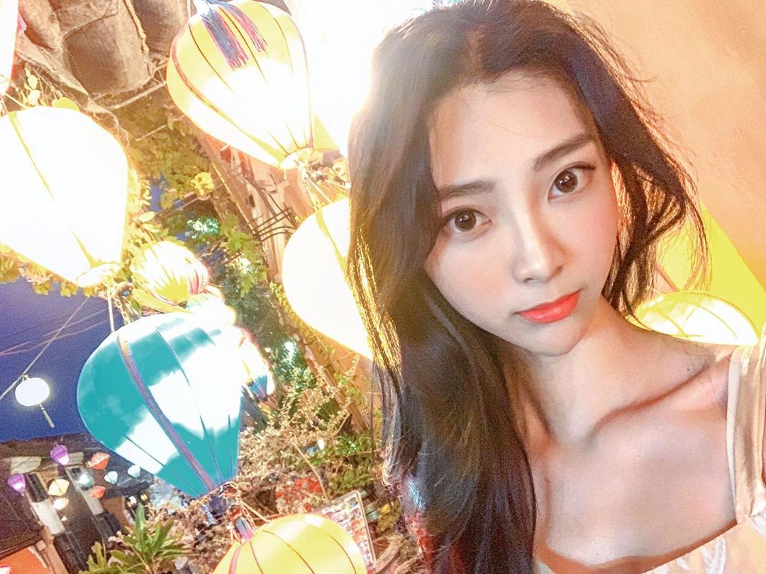 白皙小仙女「Lily」不食人間煙火的甜美脫俗，超不科學螞蟻腰性感到爆炸-第1章-图片16