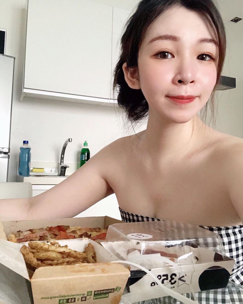 正妹甜心「蔡宥宥」F級美乳足球主播 低胸穿搭好誘人 優質臉蛋好喜歡-第1章-图片31