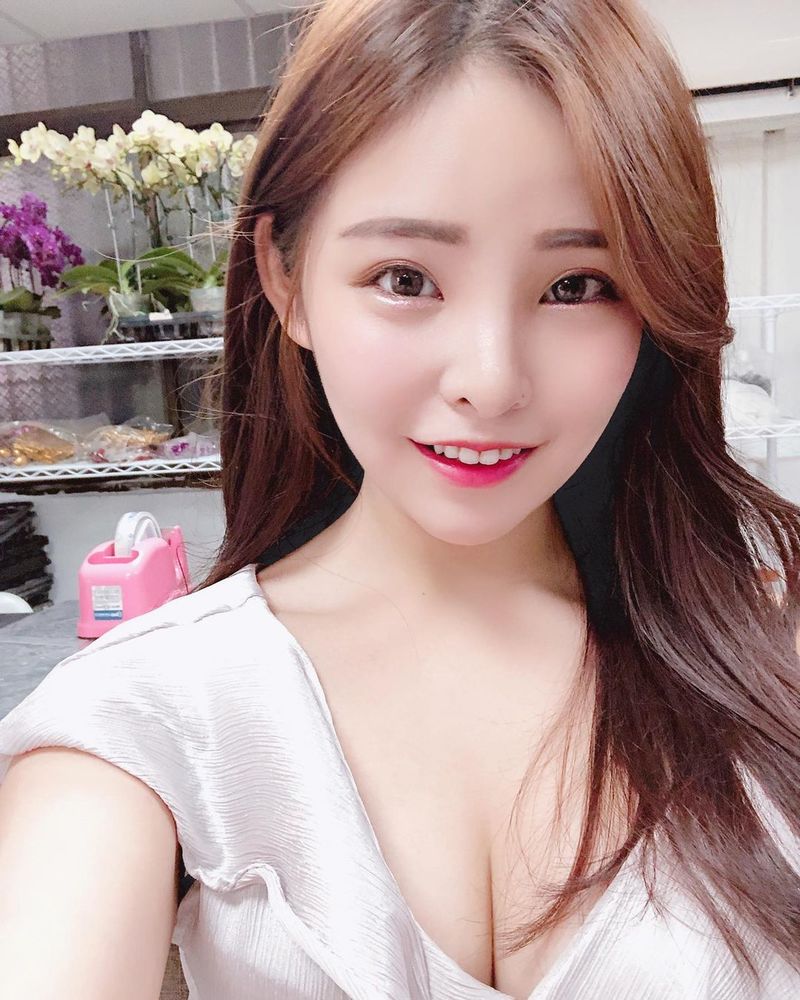 甜美氣質無界限「Cynthia 圓圓」胸前曼妙美乳就跟名字一樣圓圓der-第1章-图片19