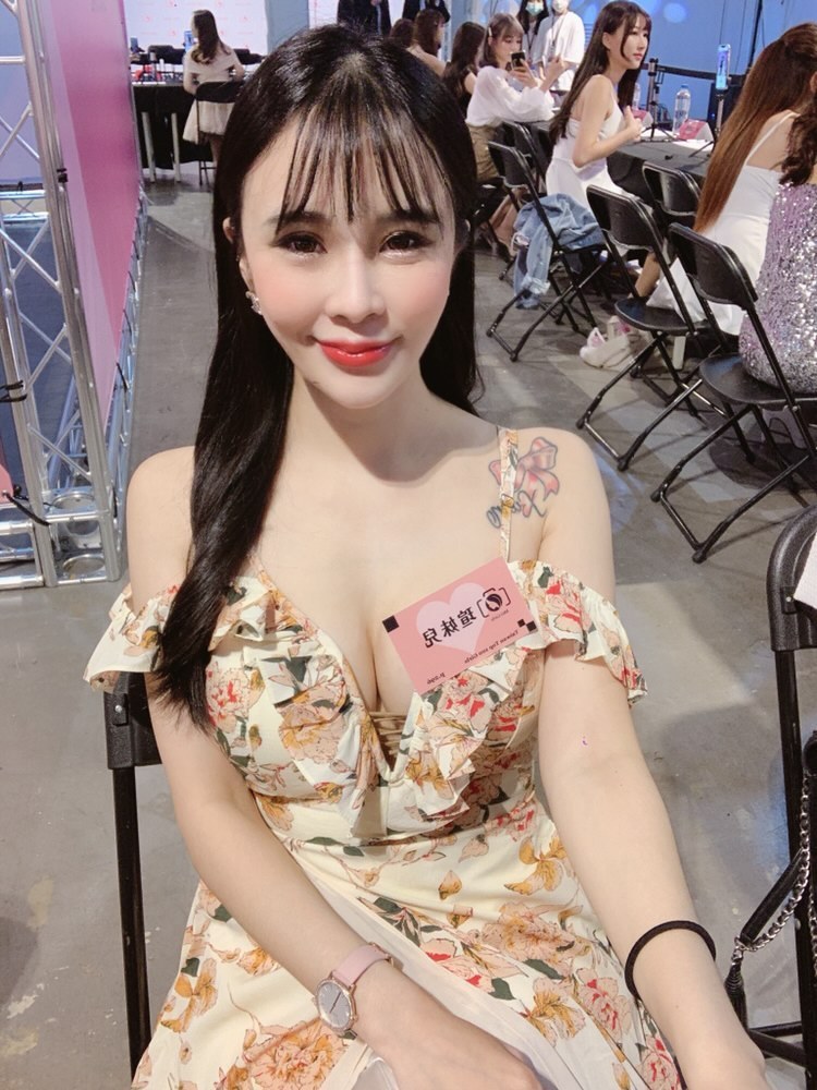 小甜心「Alice 瑄妹」深溝視角太邪惡 白皙長腿誘人程度UPUP-第1章-图片11