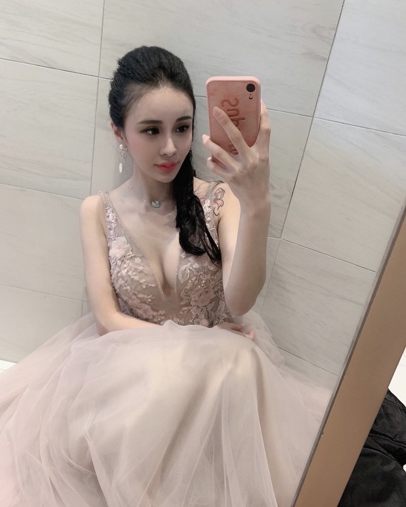 小甜心「Alice 瑄妹」深溝視角太邪惡 白皙長腿誘人程度UPUP-第1章-图片20