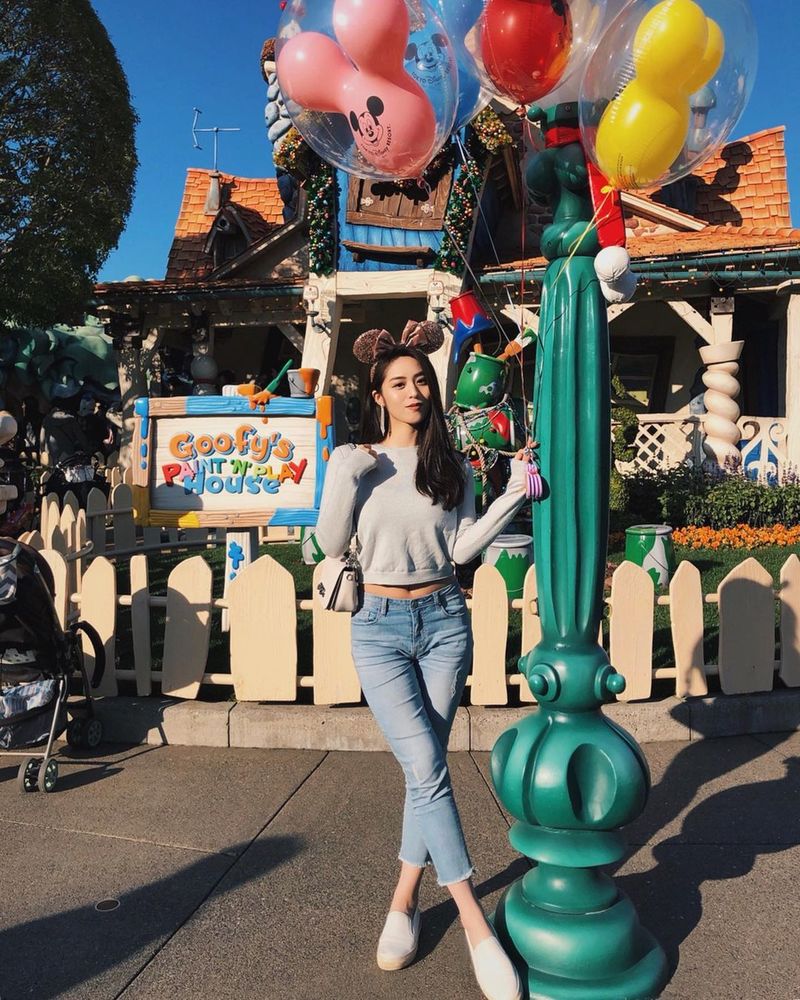 零死角小臉美人「呂尤」甜美陽光笑容加上超性感S曲線，一舉一動都充滿誘惑還有優雅-第1章-图片17