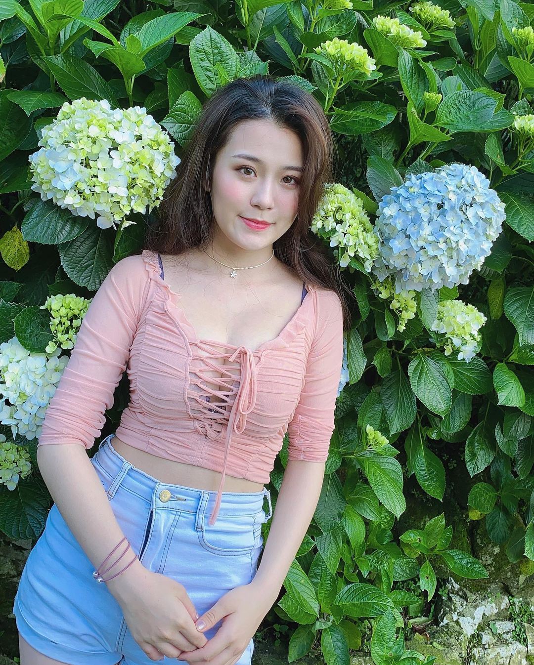 Liz翎翎 高顏值太完美…雙峰超兇猛！