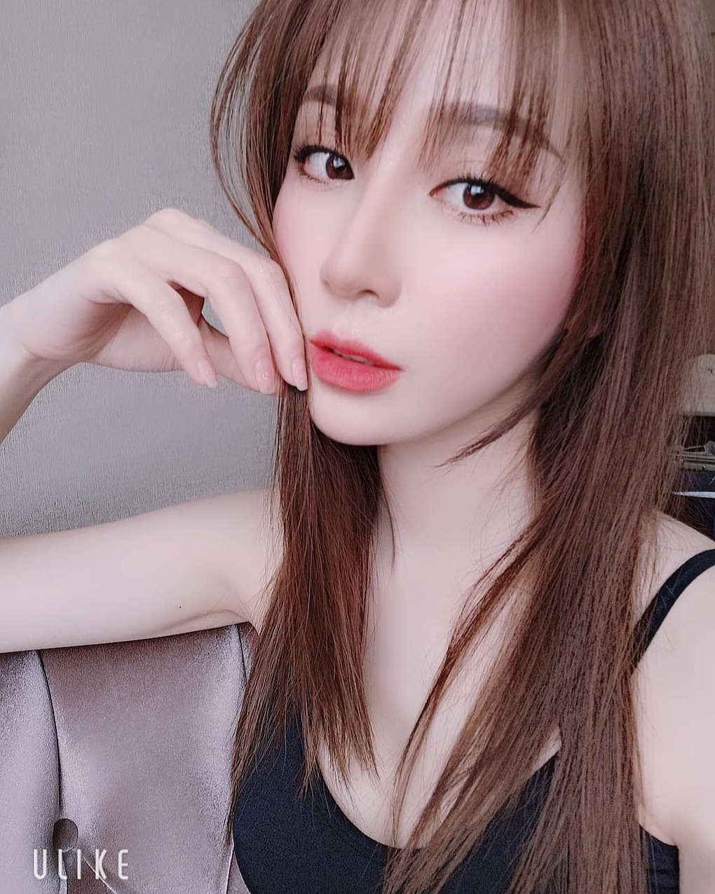 美女直播主太性感「珈菲 Garfield」超胸身材加上腹肌，甜美女神還會畫畫跟唱歌-第1章-图片6