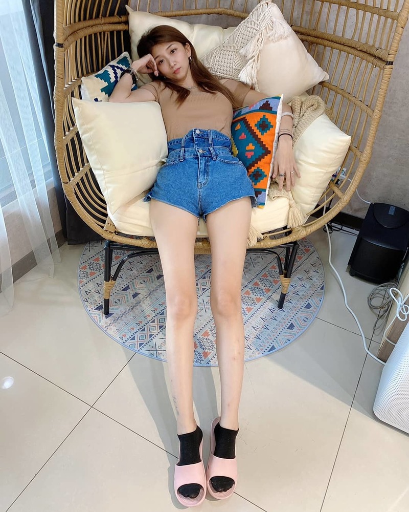 清秀直播主雞蛋妹「若㮀」胸前那個太有個性 172模特兒等級高挑身材-第1章-图片7