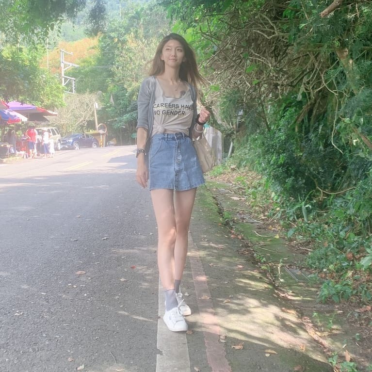 清秀直播主雞蛋妹「若㮀」胸前那個太有個性 172模特兒等級高挑身材-第1章-图片14