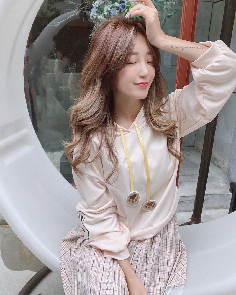 小隻馬甜心「派派」清純甜美笑容給你滿滿初戀感，超火辣電臀讓你移不開視線-第1章-图片19