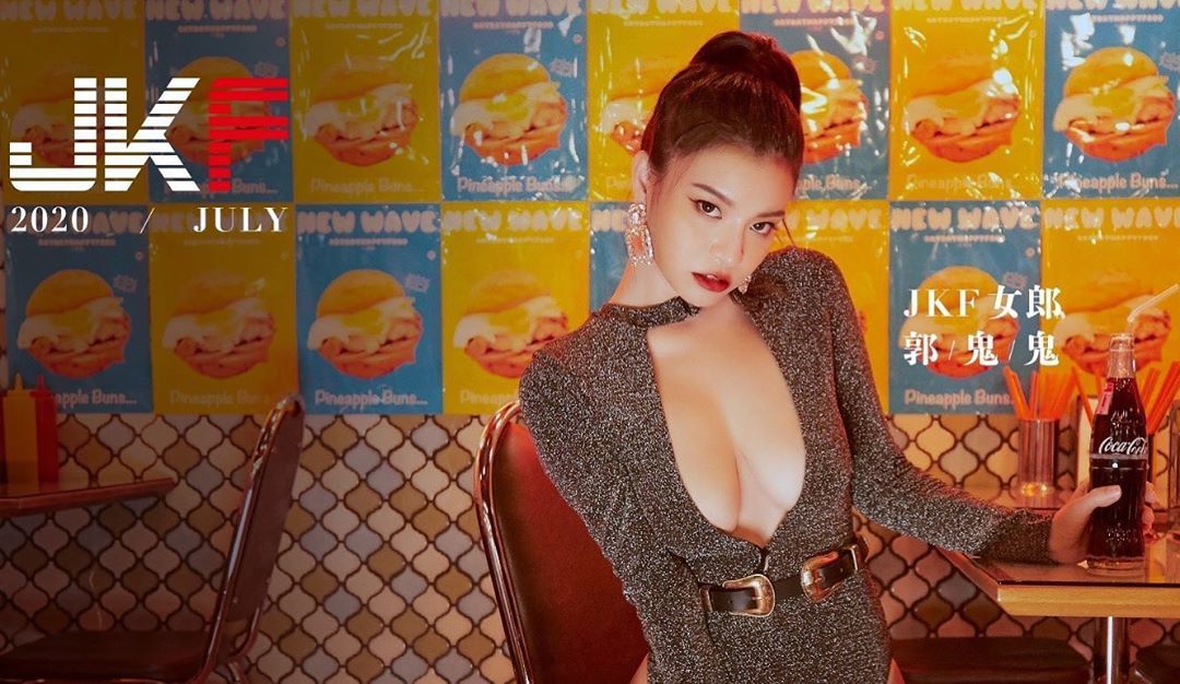 G杯惹火身材「郭鬼鬼」甜美外表獲選封面女郎 性感姣好身材表露無遺-第1章-图片13