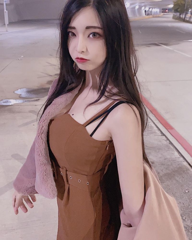 G杯惹火身材「郭鬼鬼」甜美外表獲選封面女郎 性感姣好身材表露無遺-第1章-图片14