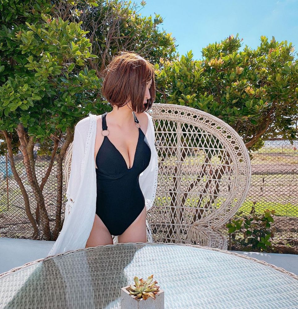 G杯惹火身材「郭鬼鬼」甜美外表獲選封面女郎 性感姣好身材表露無遺-第1章-图片18