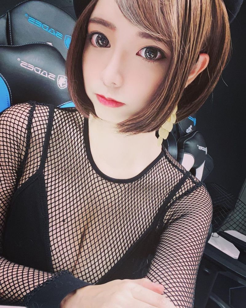 G杯惹火身材「郭鬼鬼」甜美外表獲選封面女郎 性感姣好身材表露無遺-第1章-图片21