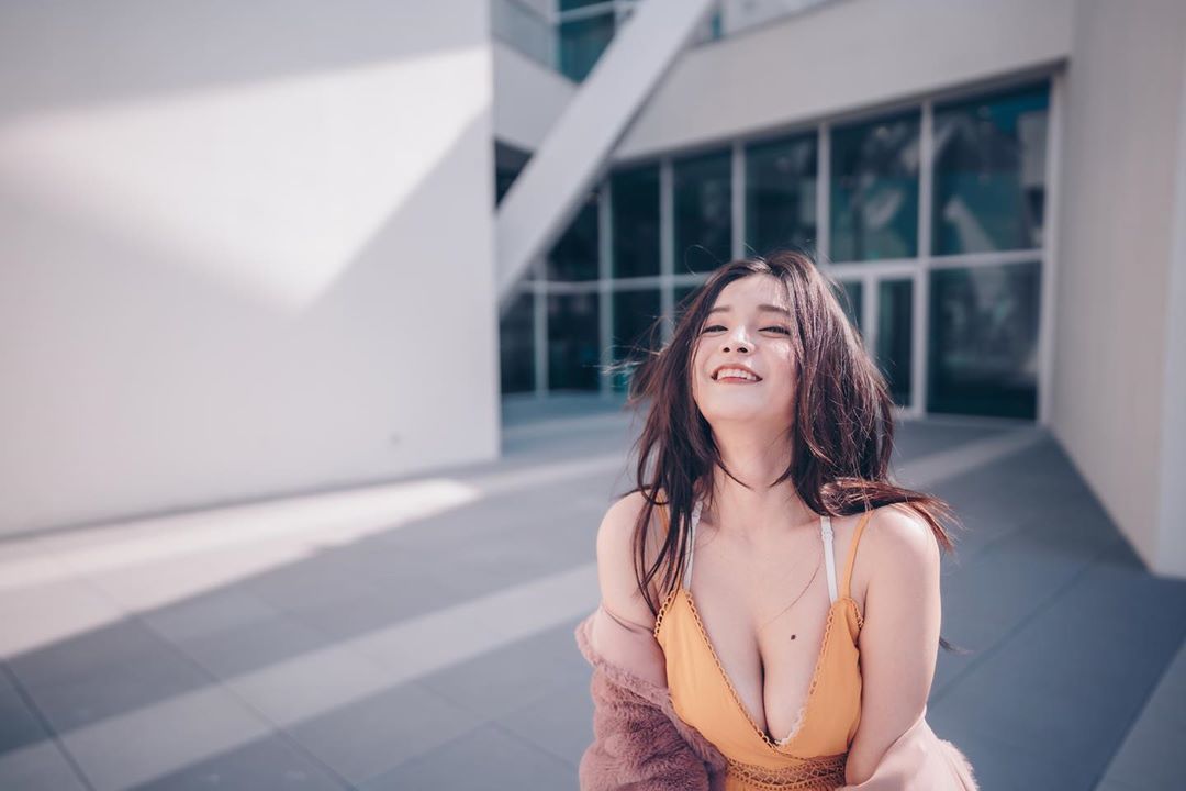 G杯惹火身材「郭鬼鬼」甜美外表獲選封面女郎 性感姣好身材表露無遺-第1章-图片23