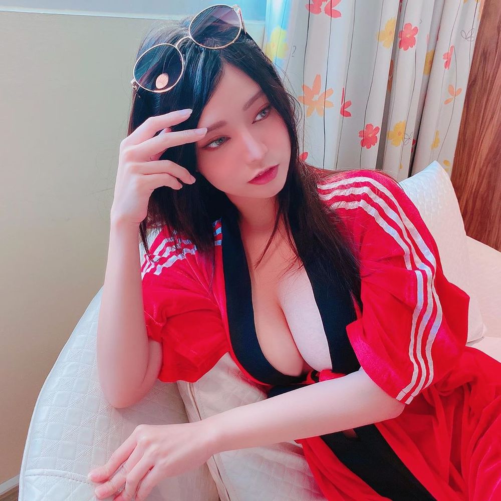 G杯惹火身材「郭鬼鬼」甜美外表獲選封面女郎 性感姣好身材表露無遺-第1章-图片26