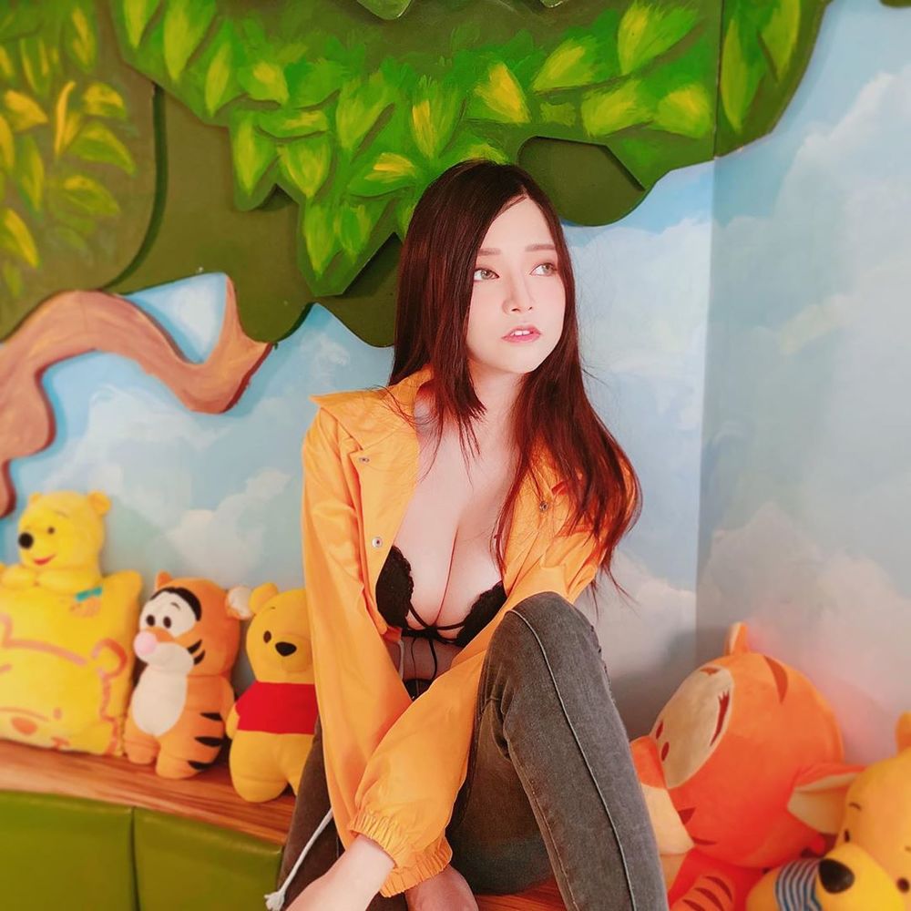 G杯惹火身材「郭鬼鬼」甜美外表獲選封面女郎 性感姣好身材表露無遺-第1章-图片28