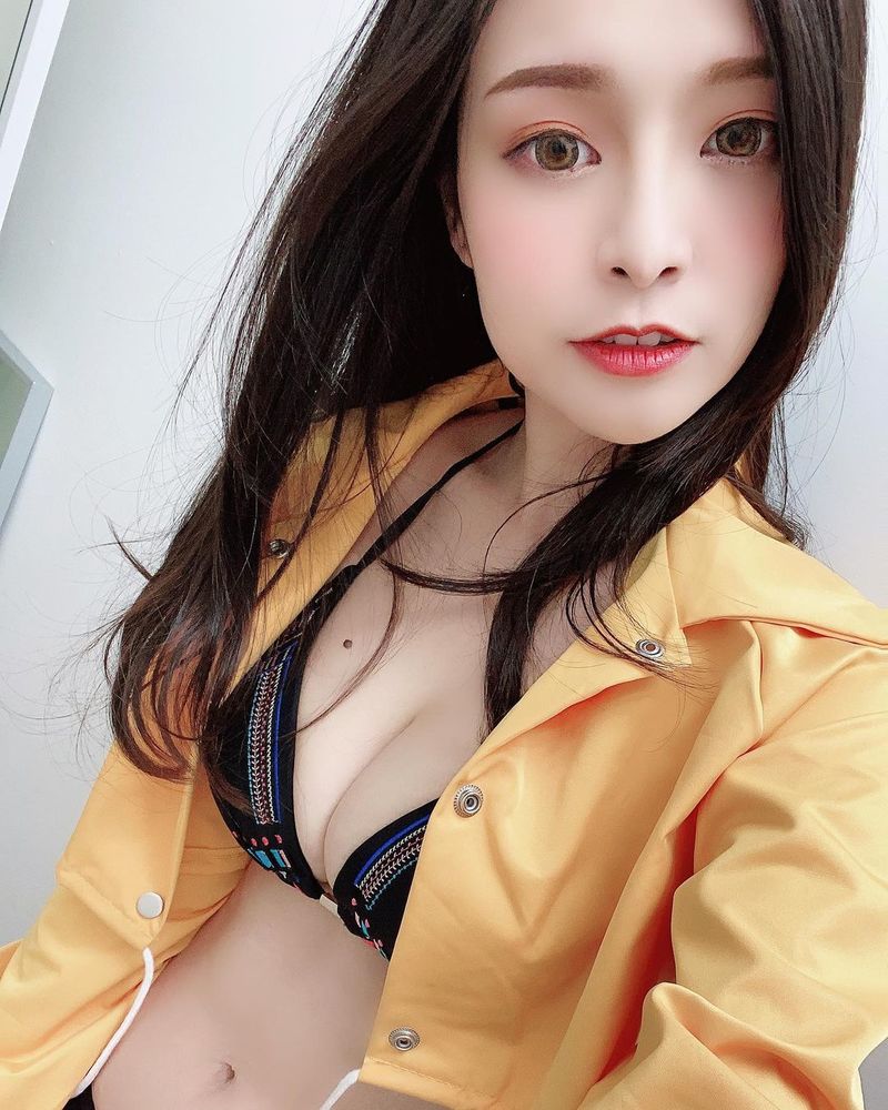 G杯惹火身材「郭鬼鬼」甜美外表獲選封面女郎 性感姣好身材表露無遺-第1章-图片51