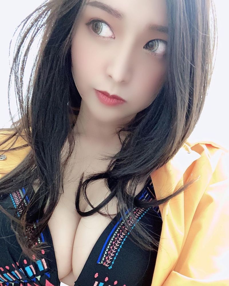 G杯惹火身材「郭鬼鬼」甜美外表獲選封面女郎 性感姣好身材表露無遺-第1章-图片66