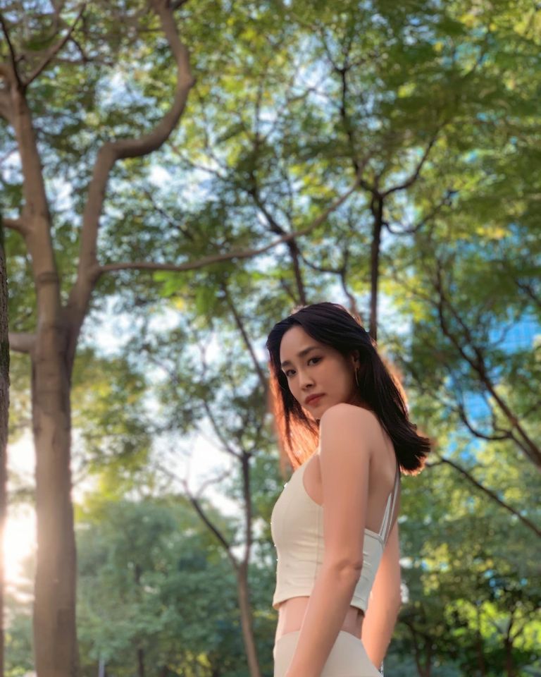 這就是傳說中的高級臉！ 「張耘芝 U.Z」廣告商寵兒，自然高冷臉蛋加上超性感腹肌身材！-第1章-图片1