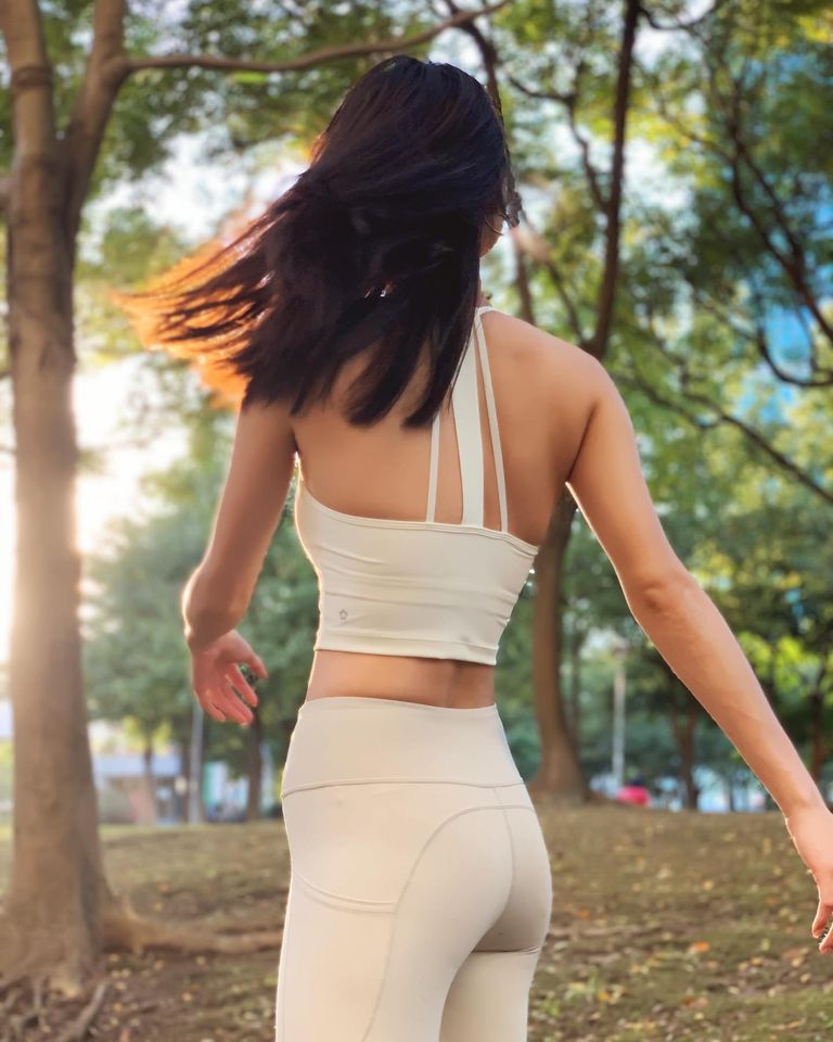 這就是傳說中的高級臉！ 「張耘芝 U.Z」廣告商寵兒，自然高冷臉蛋加上超性感腹肌身材！-第1章-图片3