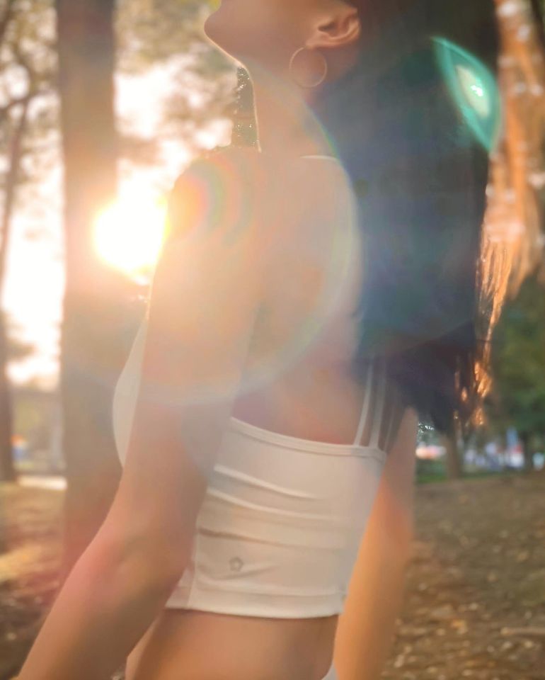 這就是傳說中的高級臉！ 「張耘芝 U.Z」廣告商寵兒，自然高冷臉蛋加上超性感腹肌身材！-第1章-图片4