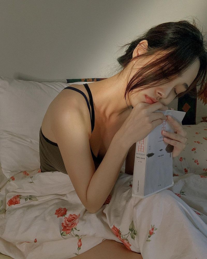 這就是傳說中的高級臉！ 「張耘芝 U.Z」廣告商寵兒，自然高冷臉蛋加上超性感腹肌身材！-第1章-图片23