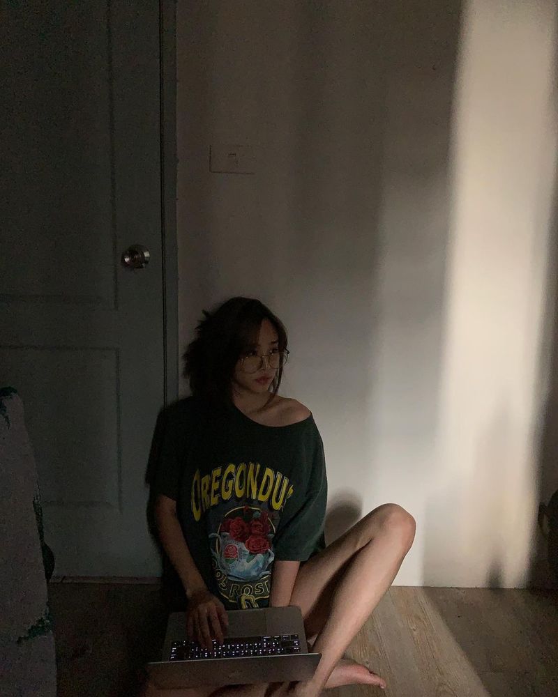 這就是傳說中的高級臉！ 「張耘芝 U.Z」廣告商寵兒，自然高冷臉蛋加上超性感腹肌身材！-第1章-图片28