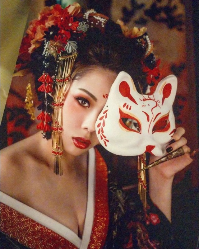 正妹晴天低胸自拍露「W型雪乳」難得解放好性感-第1章-图片1